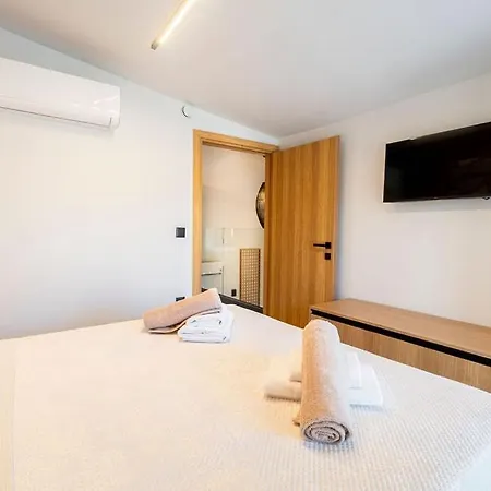 Kallithea Luxury -ares-