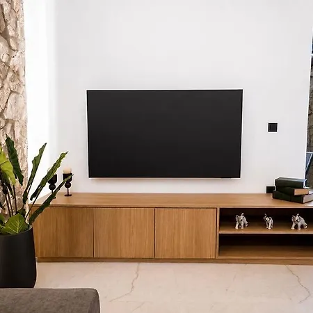 Kallithea Luxury -ares-